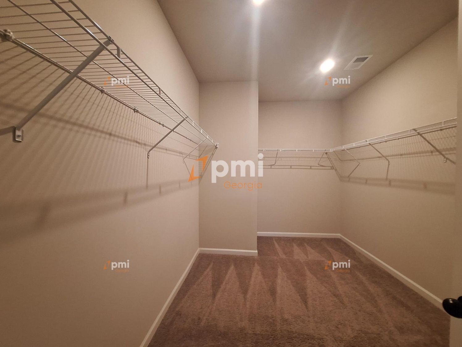 Gorgeous 3 Bedroom Townhome in Buford, Ga! property image