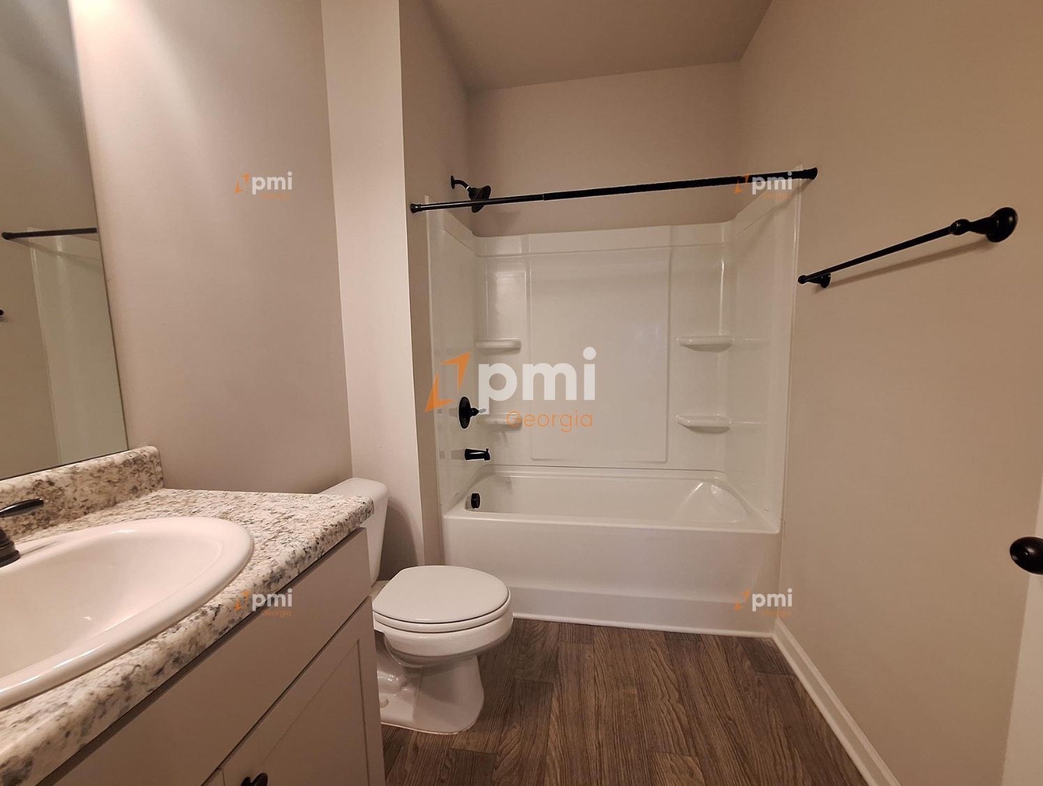 Gorgeous 3 Bedroom Townhome in Buford, Ga! property image