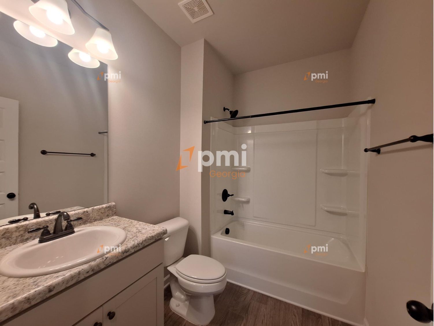 Gorgeous 3 Bedroom Townhome in Buford, Ga! property image