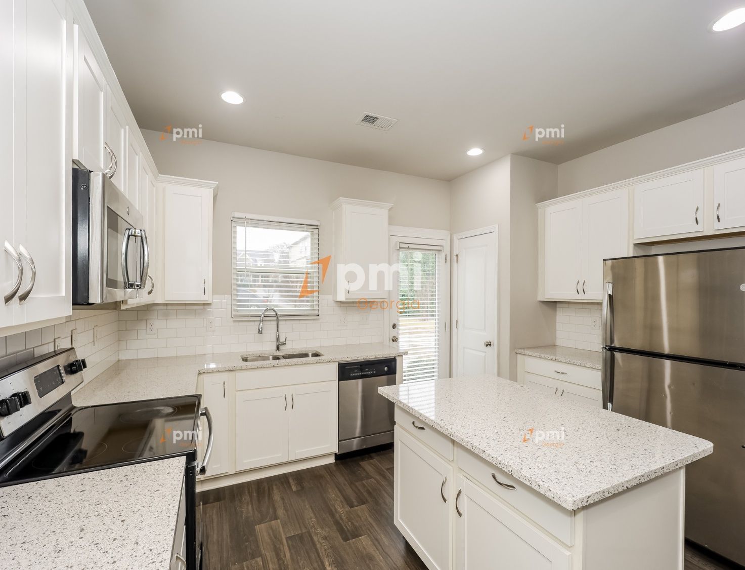 Gorgeous 4 Bedroom Home in College Park, Ga! property image