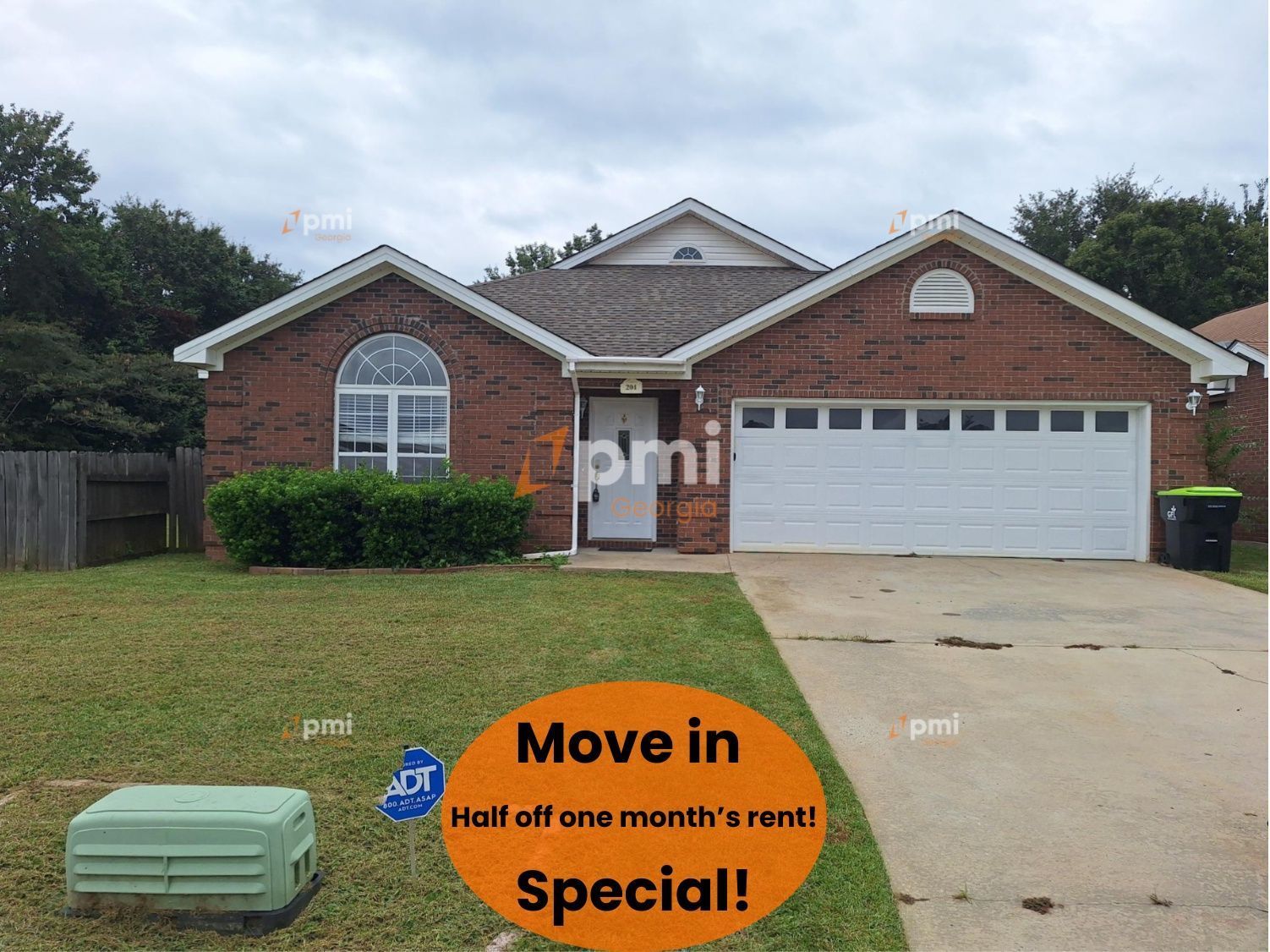 Move in Special! Spacious 4-Bedroom Retreat with 3 Full Baths in Prime Warner Robins Location! property image
