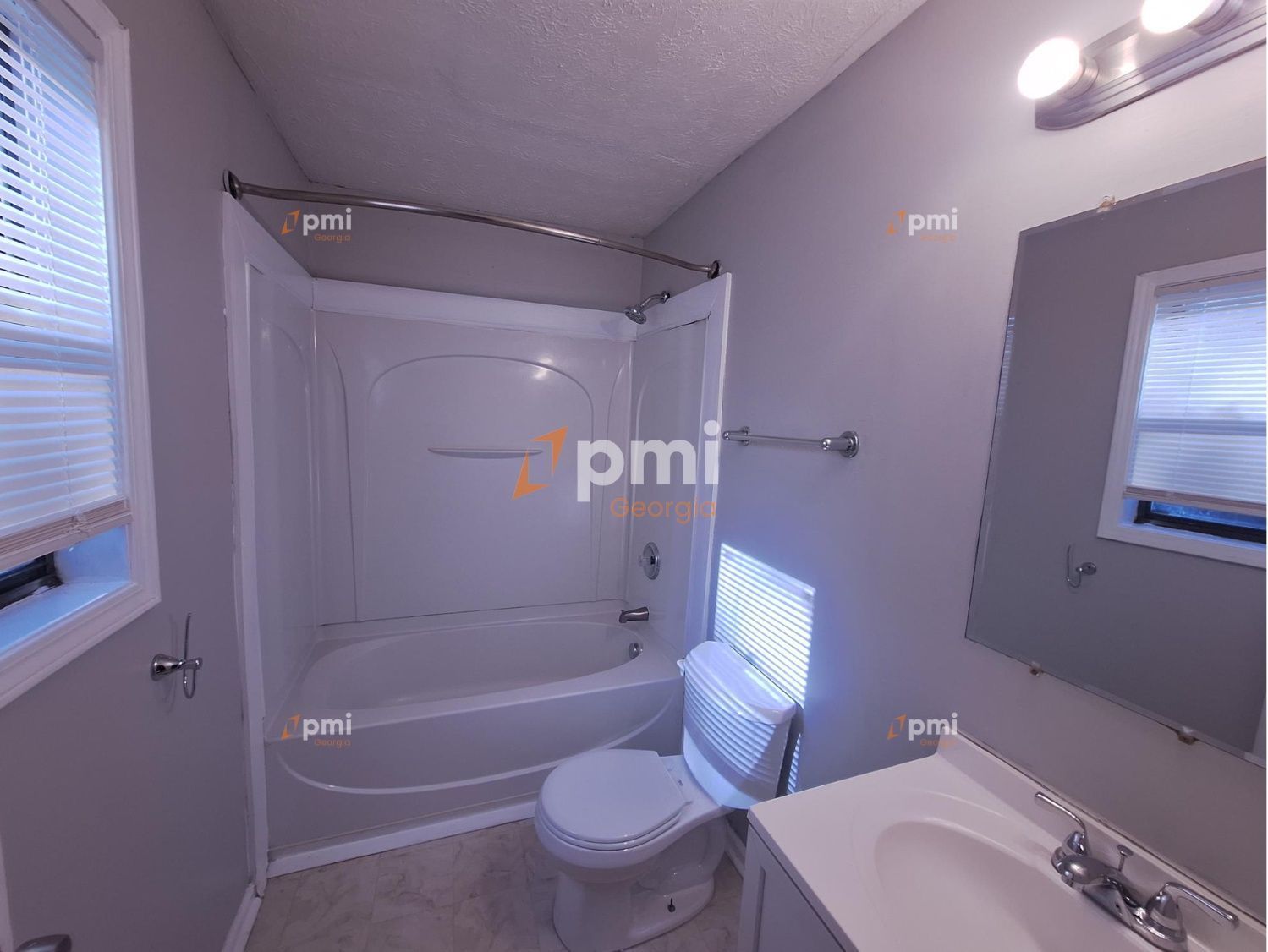 Move in Special! Gorgeous 3 Bedroom Home in Douglasville, Ga! property image