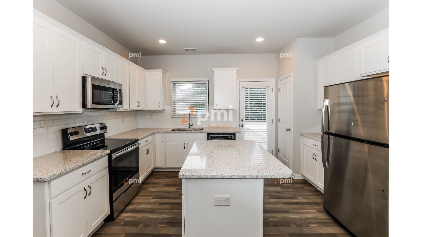 Gorgeous 4 Bedroom Home in College Park, Ga! property image