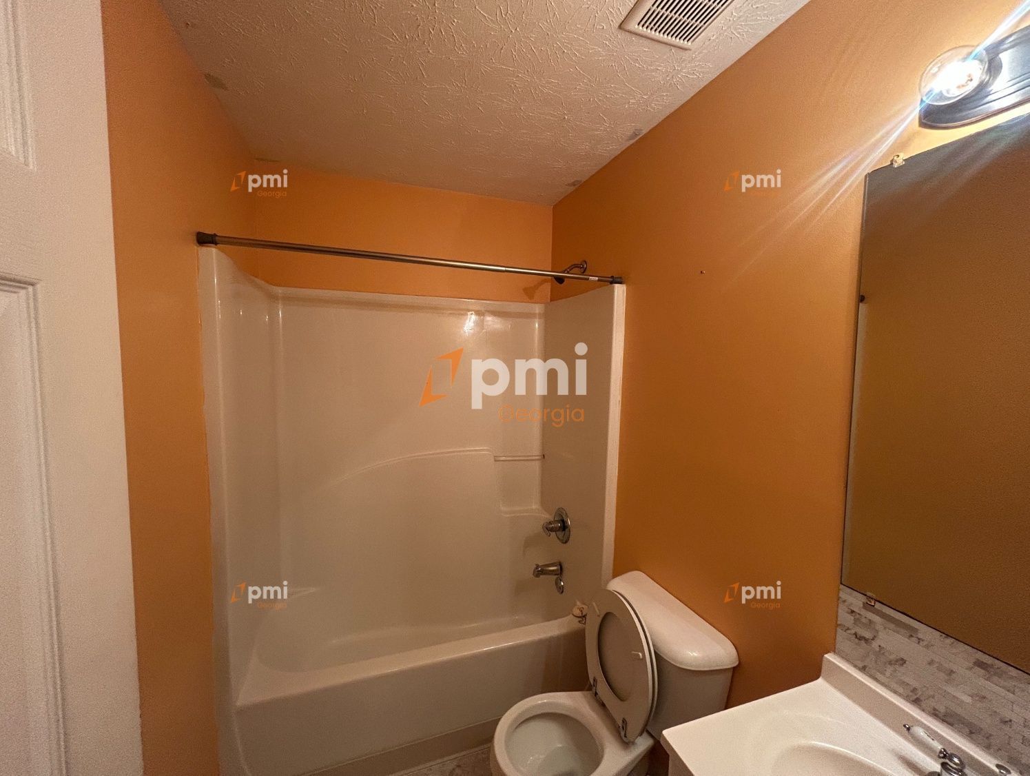 Charming 3 Bedroom Home in College Park, Ga! property image