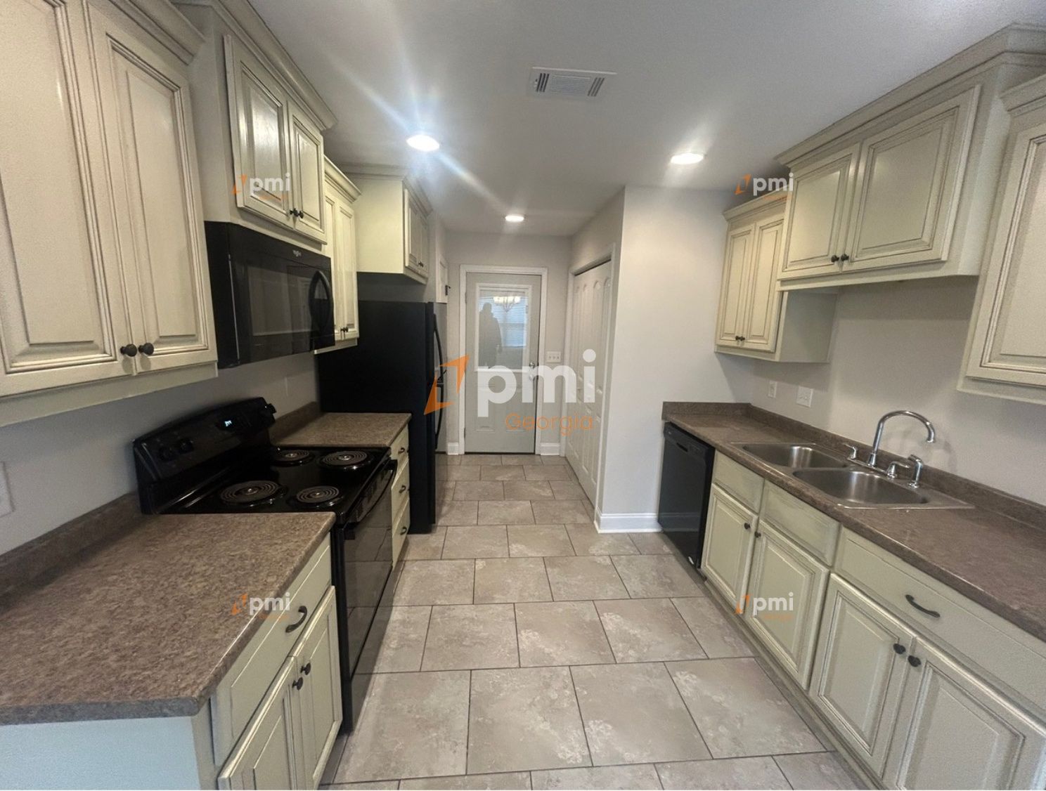 Coming Soon! Stunning 3 Bedroom Home in Warner Robins, Ga! property image