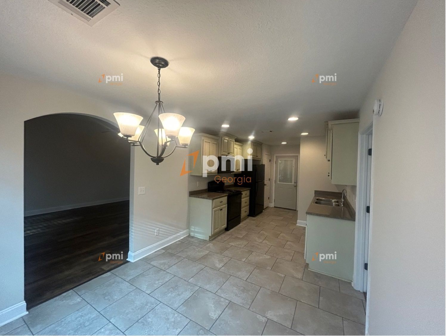 Coming Soon! Stunning 3 Bedroom Home in Warner Robins, Ga! property image