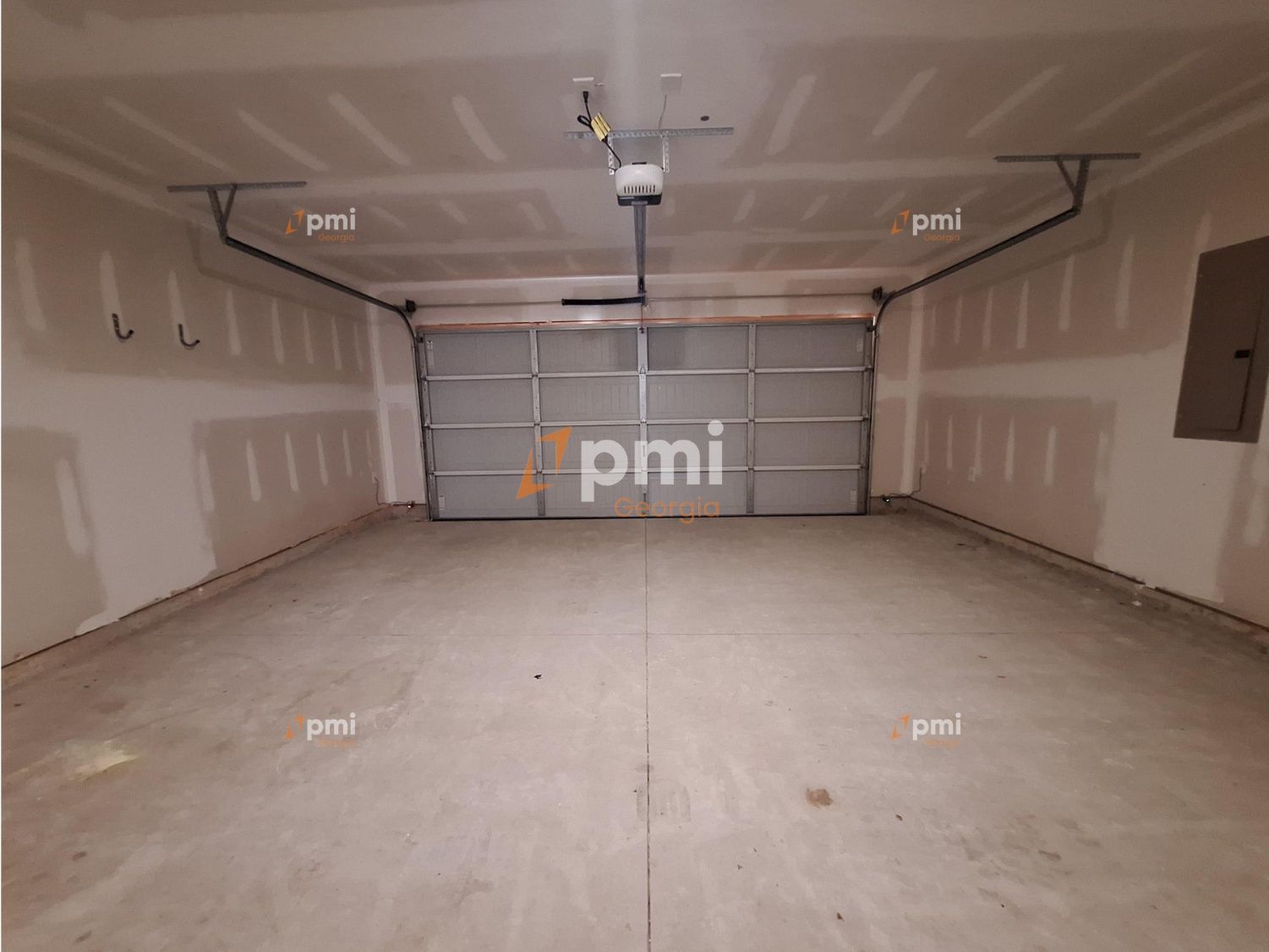 Move in special! Stunning 3 Bedroom Home in Milner, Ga! property image