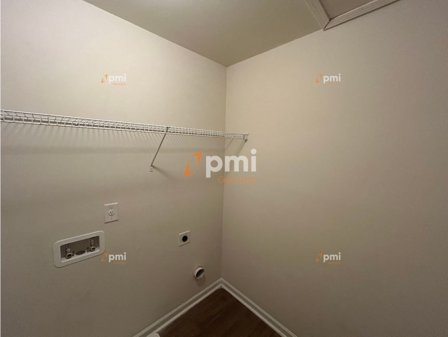 Stunning 3 Bedroom Home in Warner Robins, Ga! property image