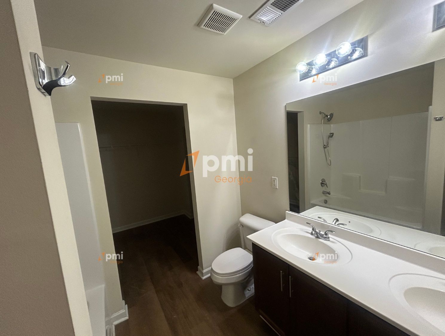 Stunning 3 Bedroom Home in Warner Robins, Ga! property image