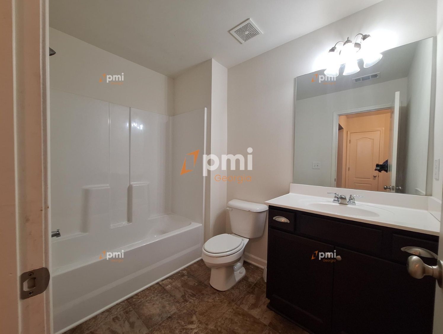 Gorgeous 3 Bedroom Townhome in Fairburn, Ga! property image