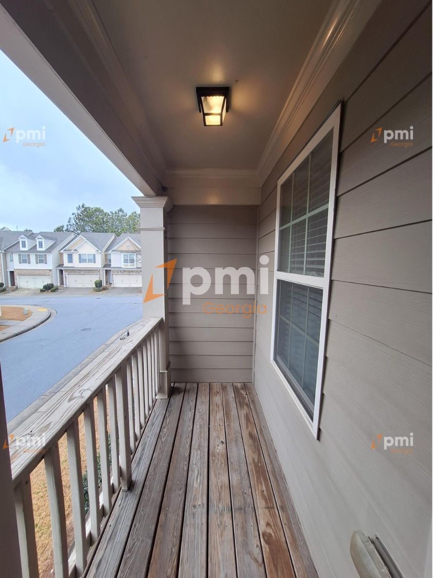 Gorgeous 3 Bedroom Townhome in Fairburn, Ga! property image