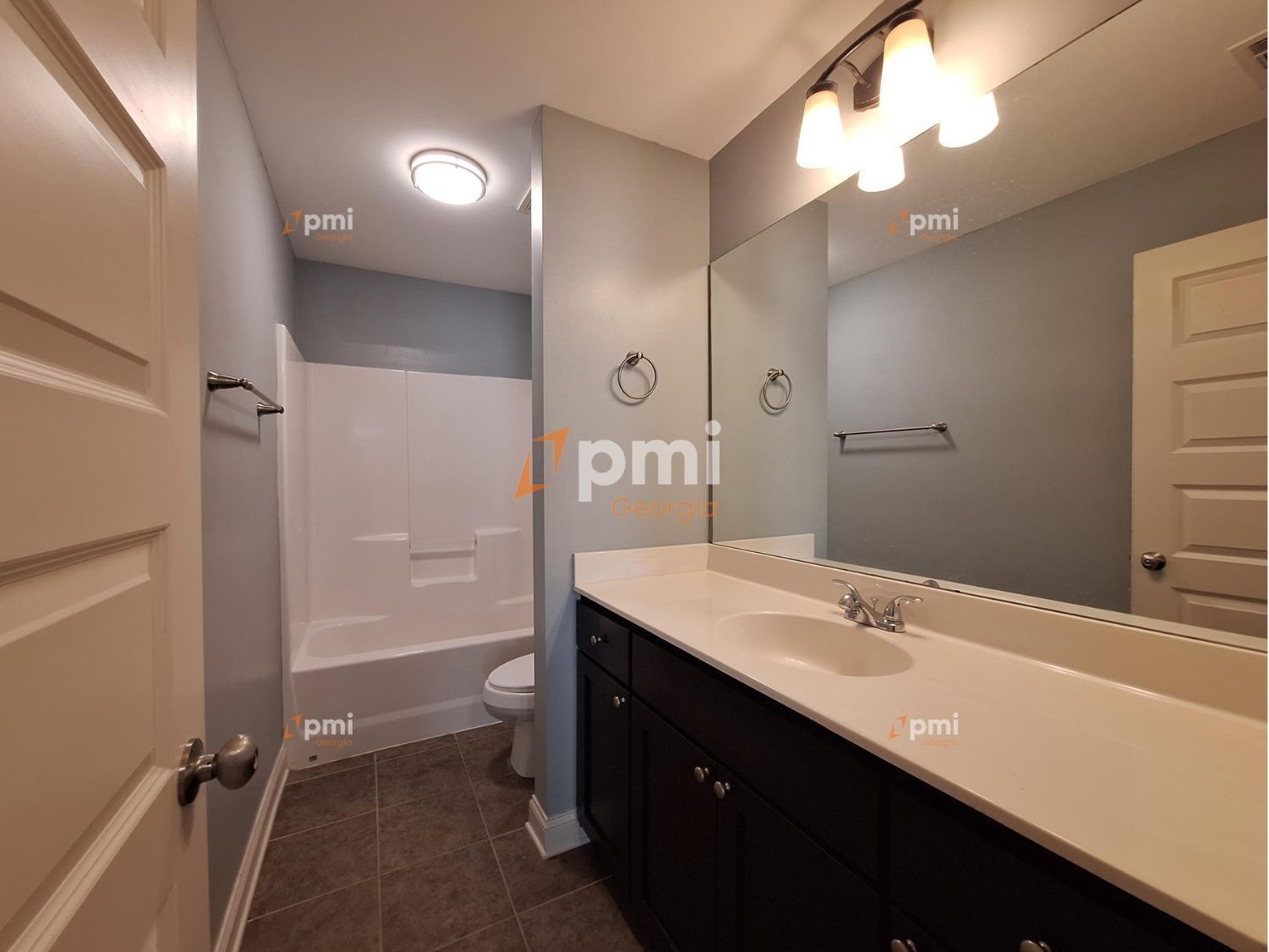 Spacious 3-Bedroom Retreat with 2.5 Baths at 2449 Boulder Road in Vibrant Atlanta! property image