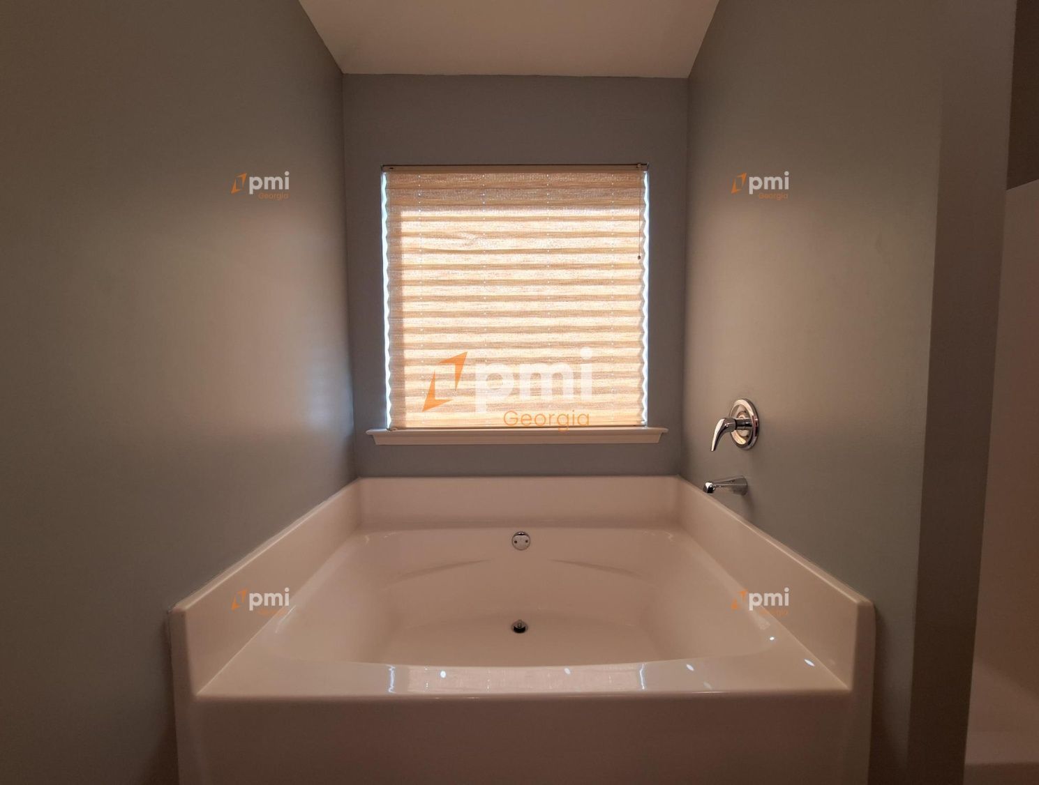 Spacious 3-Bedroom Retreat with 2.5 Baths at 2449 Boulder Road in Vibrant Atlanta! property image