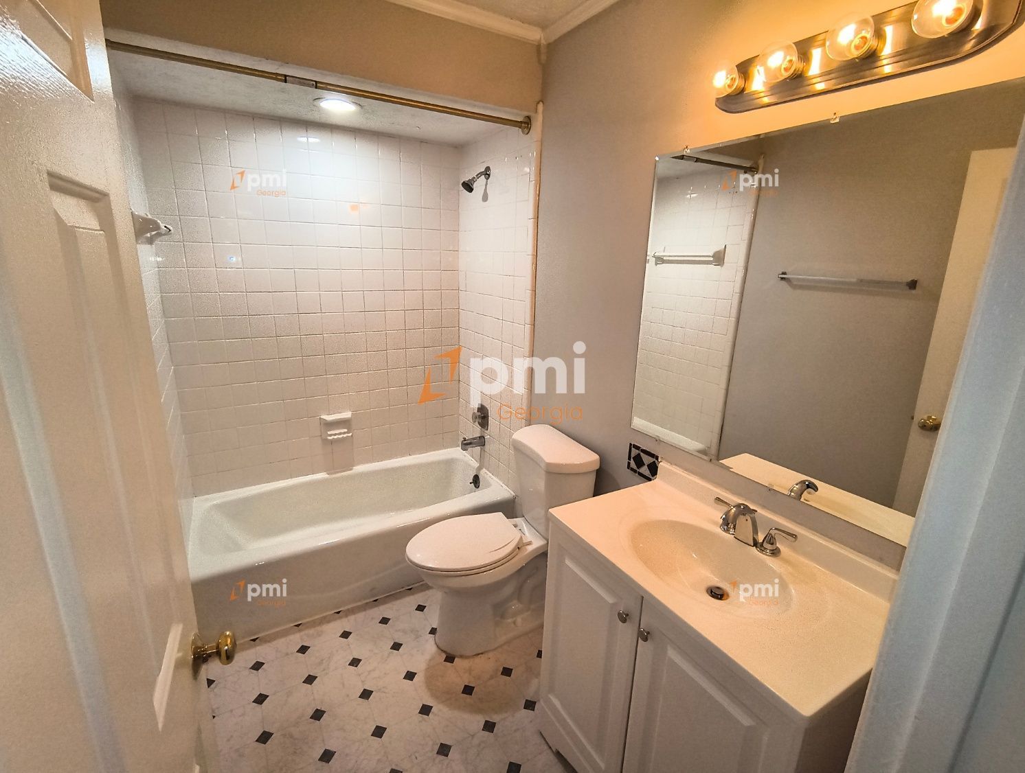 Stunning 2 Bedroom townhome in LaGrange, Ga! property image