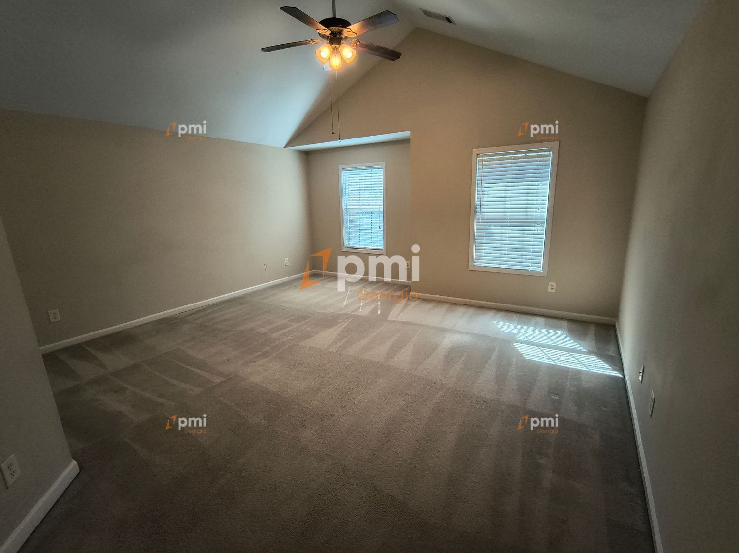 Stunning 3 Bedroom Townhouse in Suwanee, Ga! property image