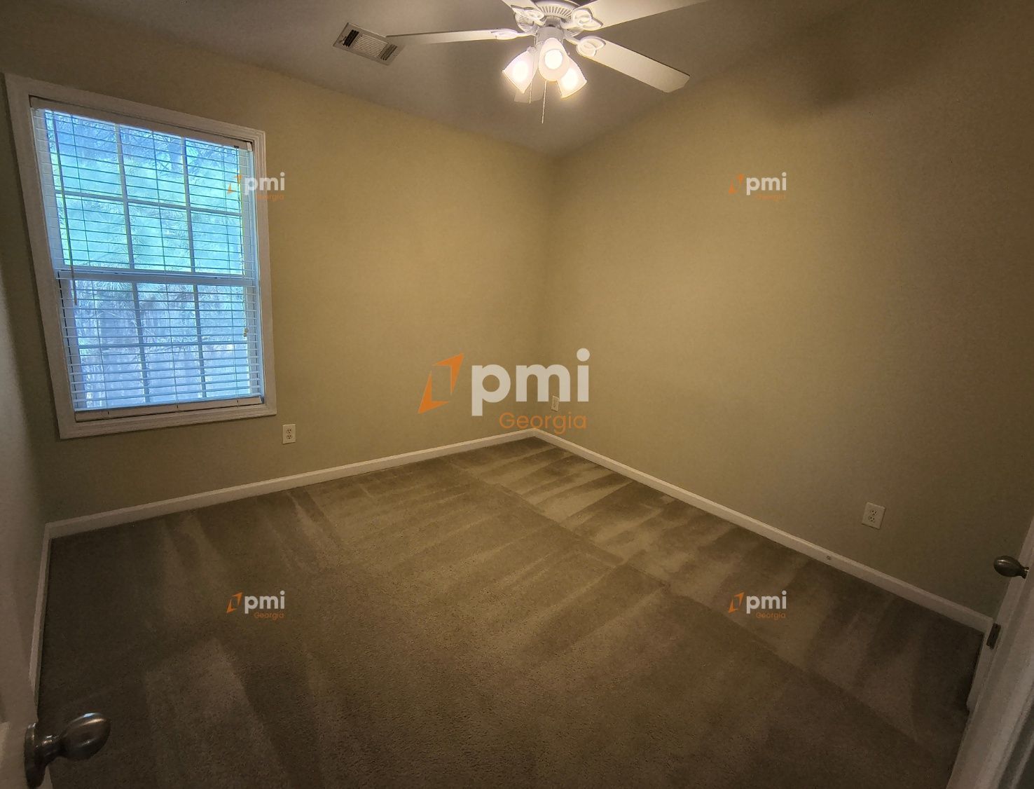 Stunning 3 Bedroom Townhouse in Suwanee, Ga! property image