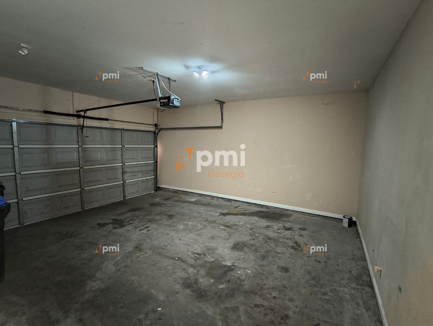 Stunning 3 Bedroom Townhouse in Suwanee, Ga! property image