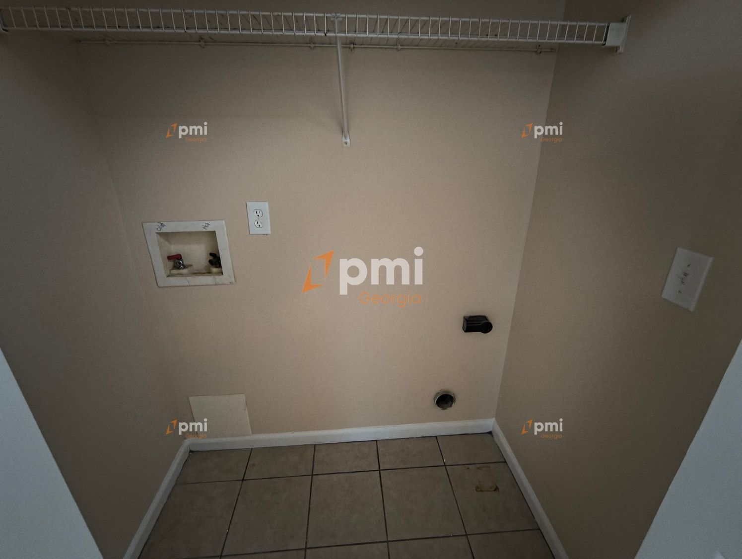 Stunning 3 Bedroom Home in Warner Robins, Ga! property image