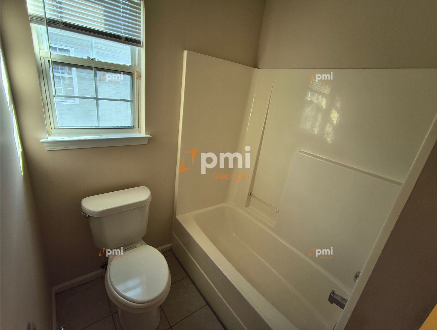 Stunning 3 Bedroom Home in Warner Robins, Ga! property image