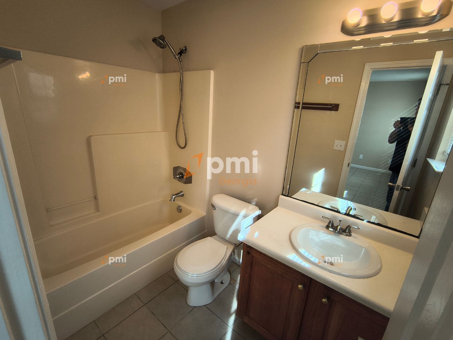 Stunning 3 Bedroom Home in Warner Robins, Ga! property image