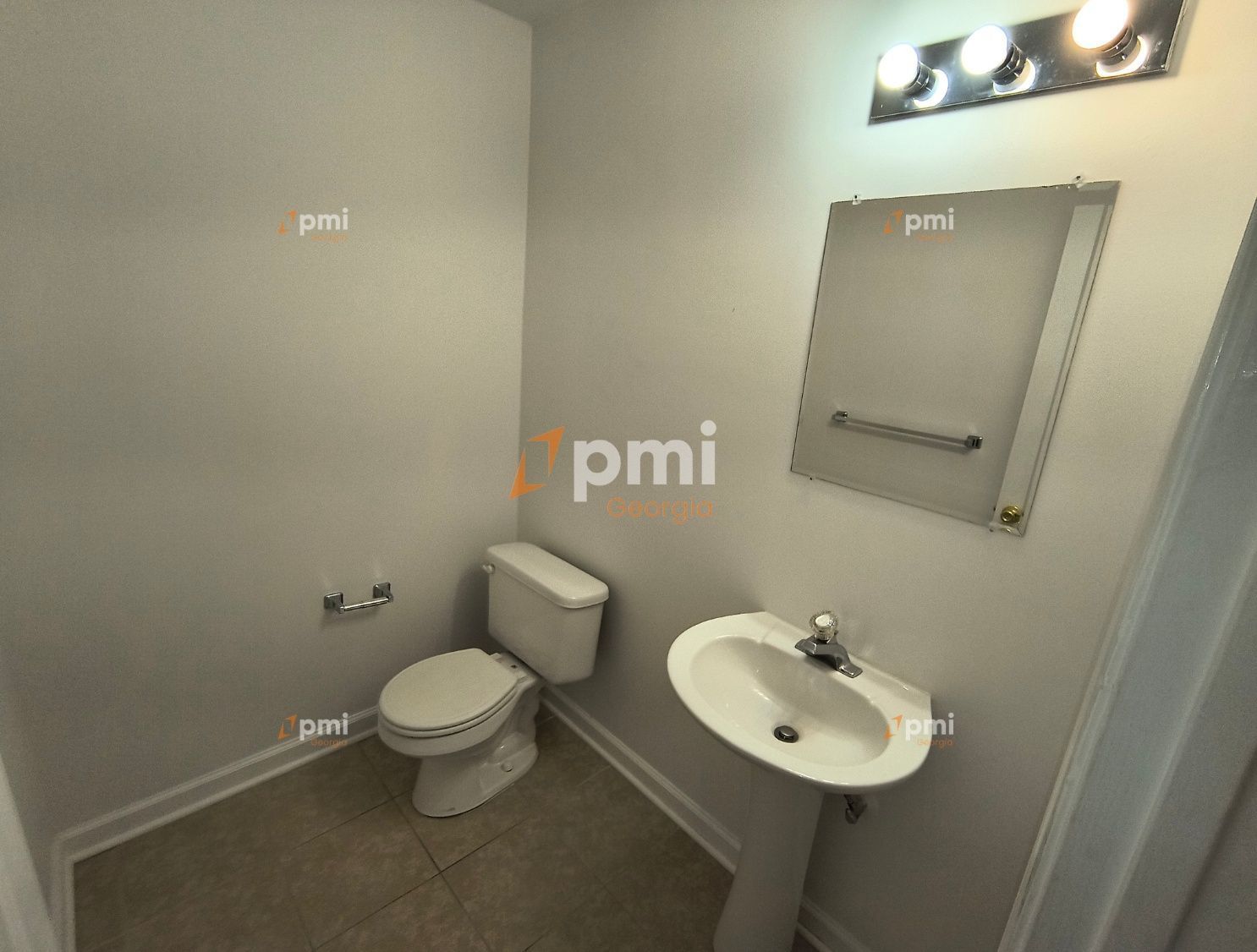 Stunning 3 Bedroom Home in Fairburn, Ga! property image