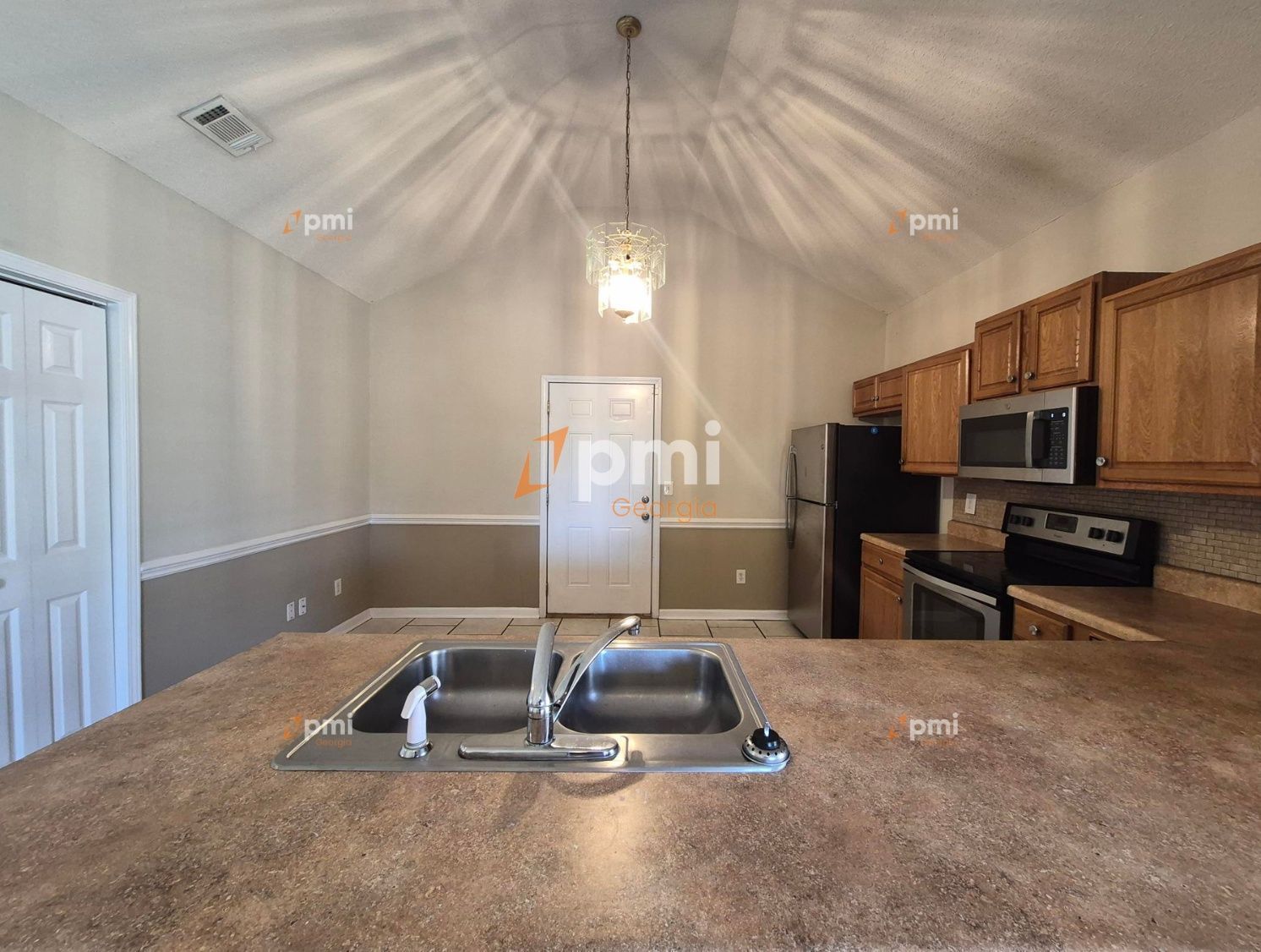 Stunning 3 Bedroom Home in Warner Robins, Ga! property image