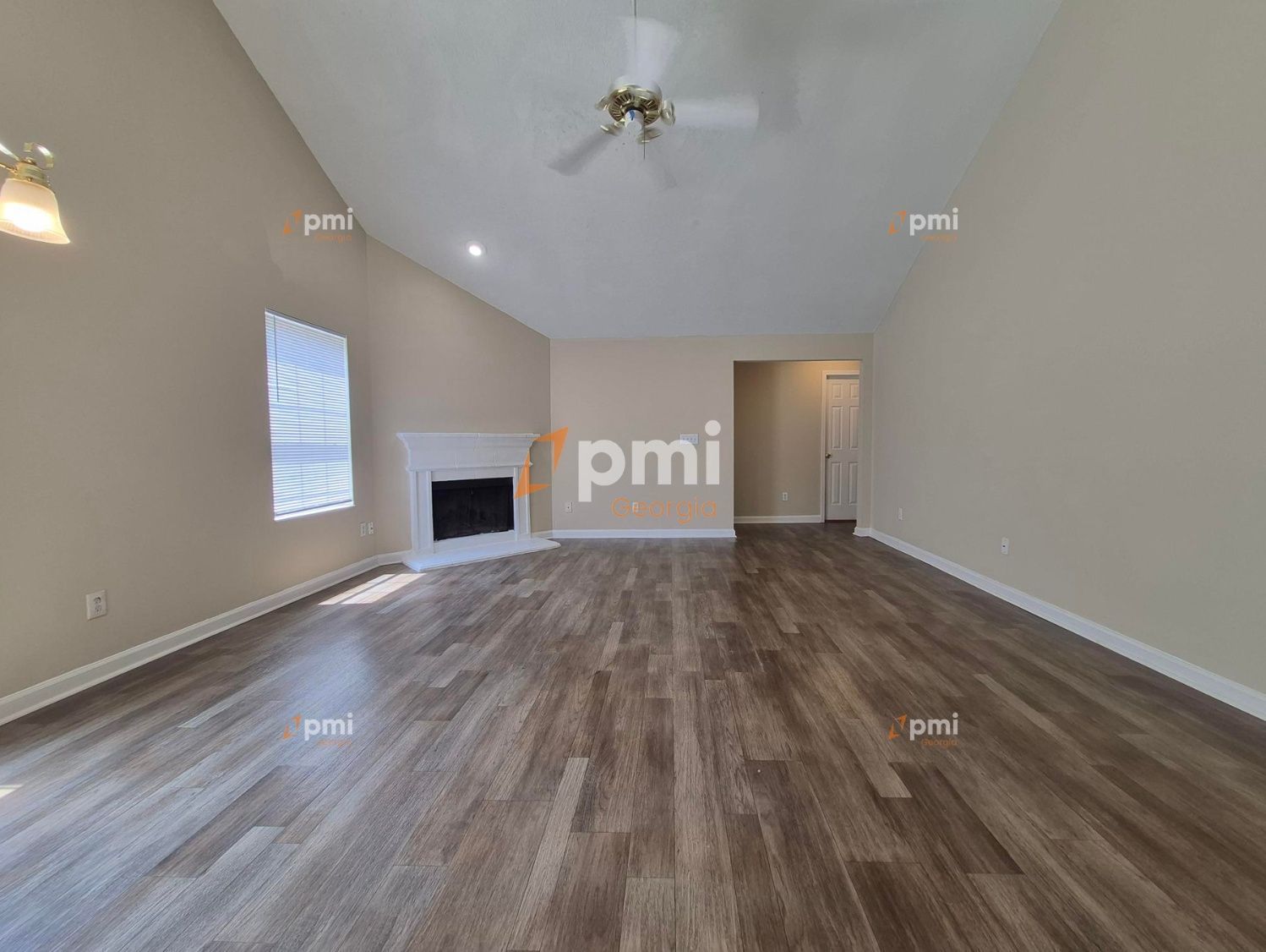Gorgeous 4 Bedroom Home in Lithonia, Ga! property image