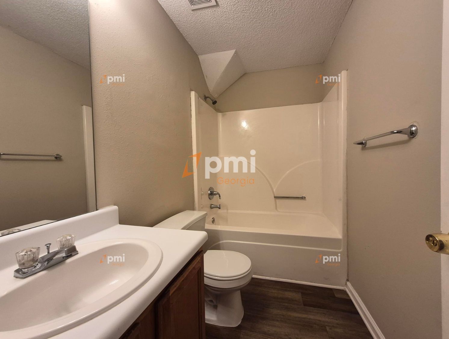 Gorgeous 4 Bedroom Home in Lithonia, Ga! property image
