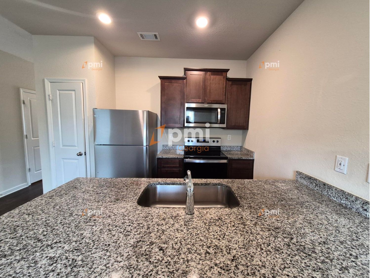 Charming 3-Bedroom Townhome in East Point, Ga! property image