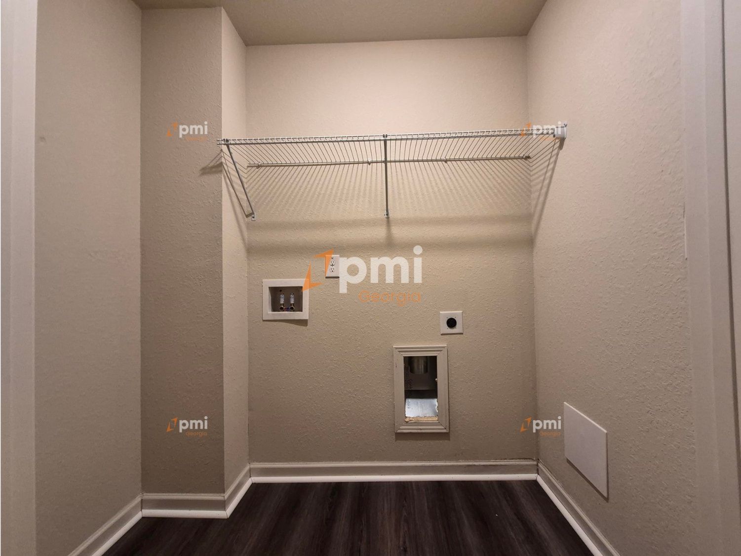 Charming 3-Bedroom Townhome in East Point, Ga! property image