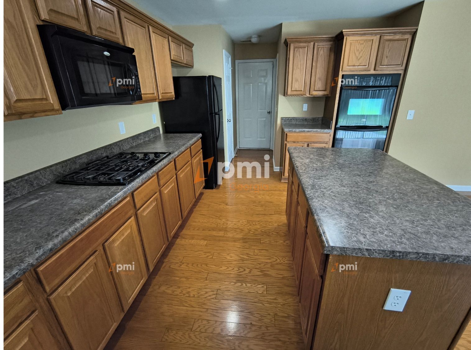 Stunning 3 Bedroom Home in Fairburn, Ga! property image