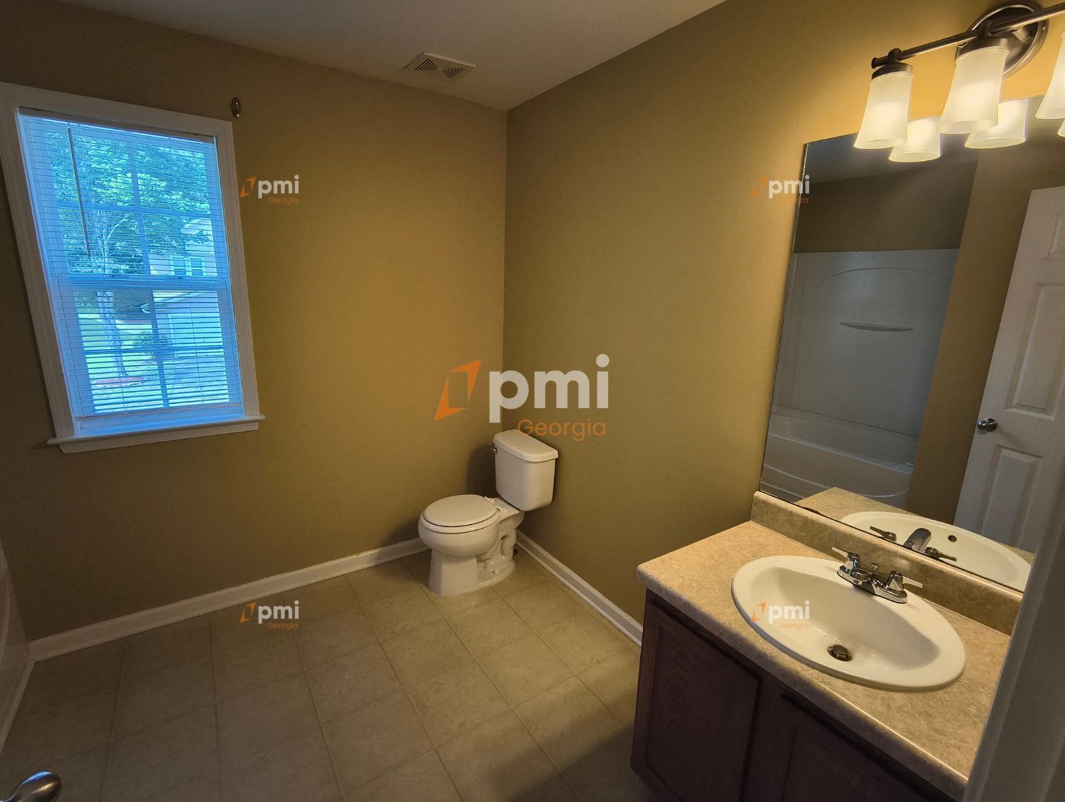 Stunning 3 Bedroom Home in Fairburn, Ga! property image