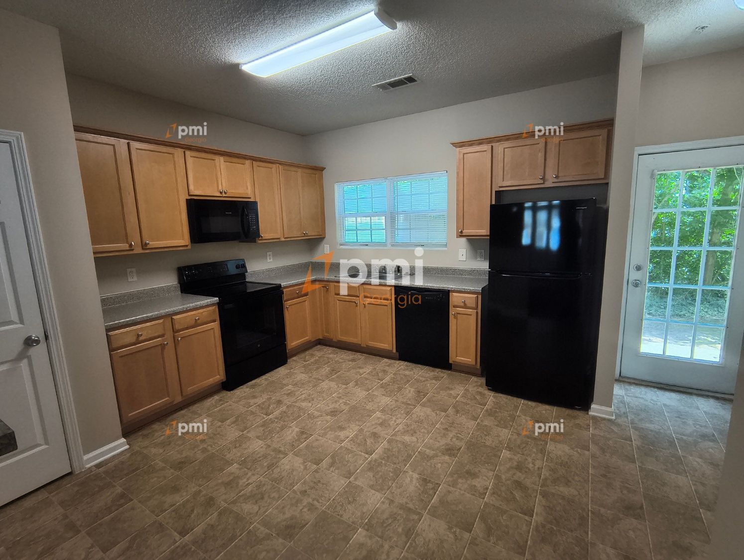 Charming 3-Bed Townhouse in Newnan, Ga! property image