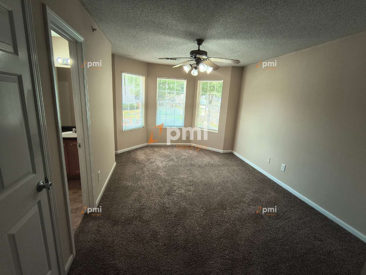 Charming 3-Bed Townhouse in Newnan, Ga! property image