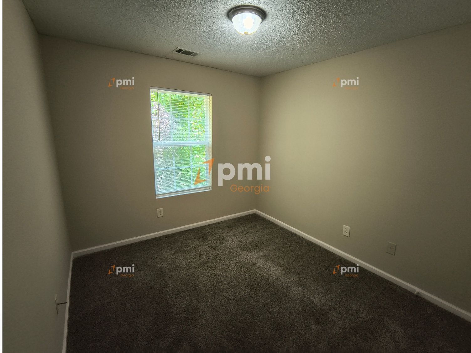Charming 3-Bed Townhouse in Newnan, Ga! property image