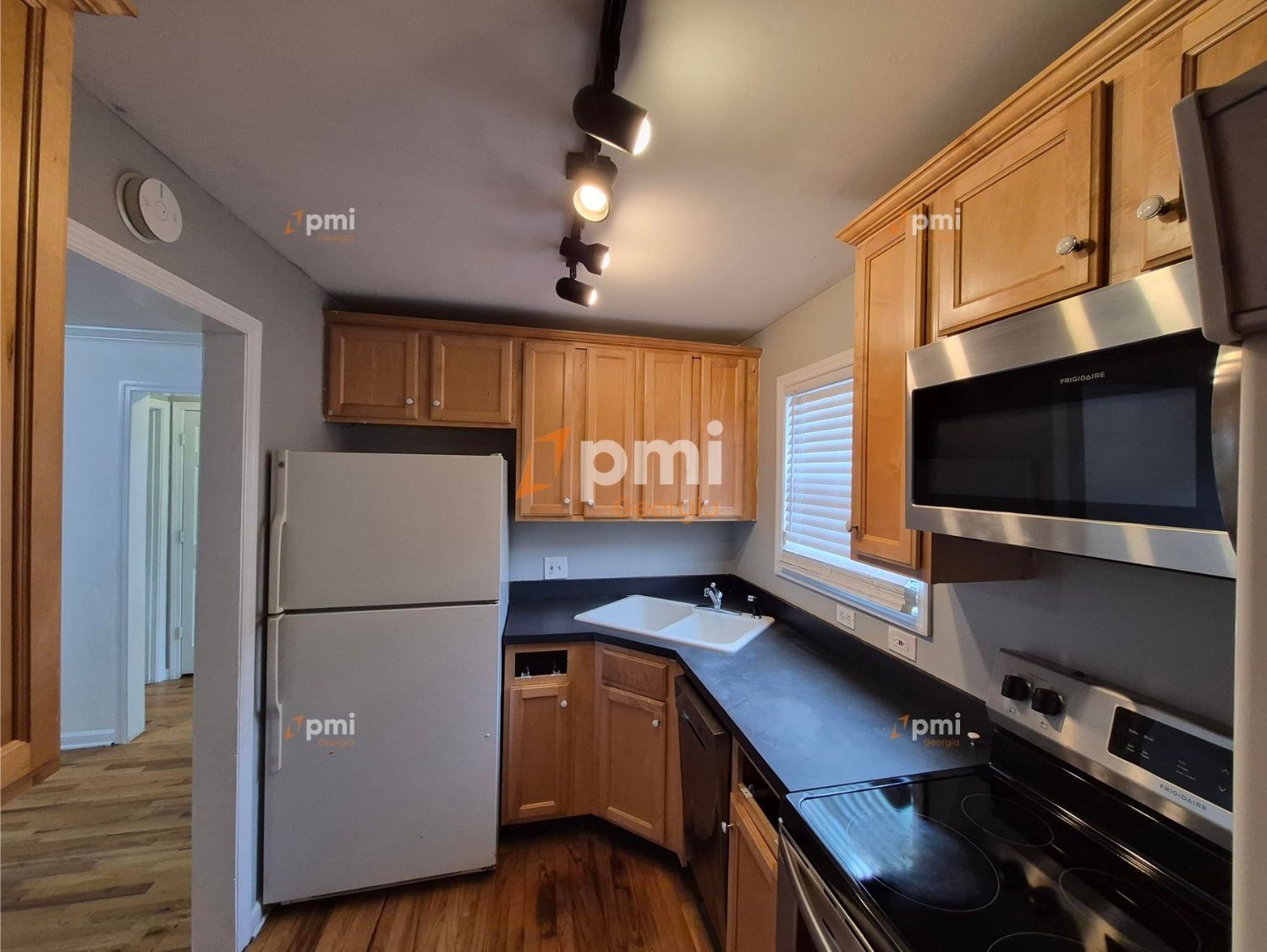 Move in Special! Gorgeous 2 Bedroom Townhome in Atlanta, Ga! property image