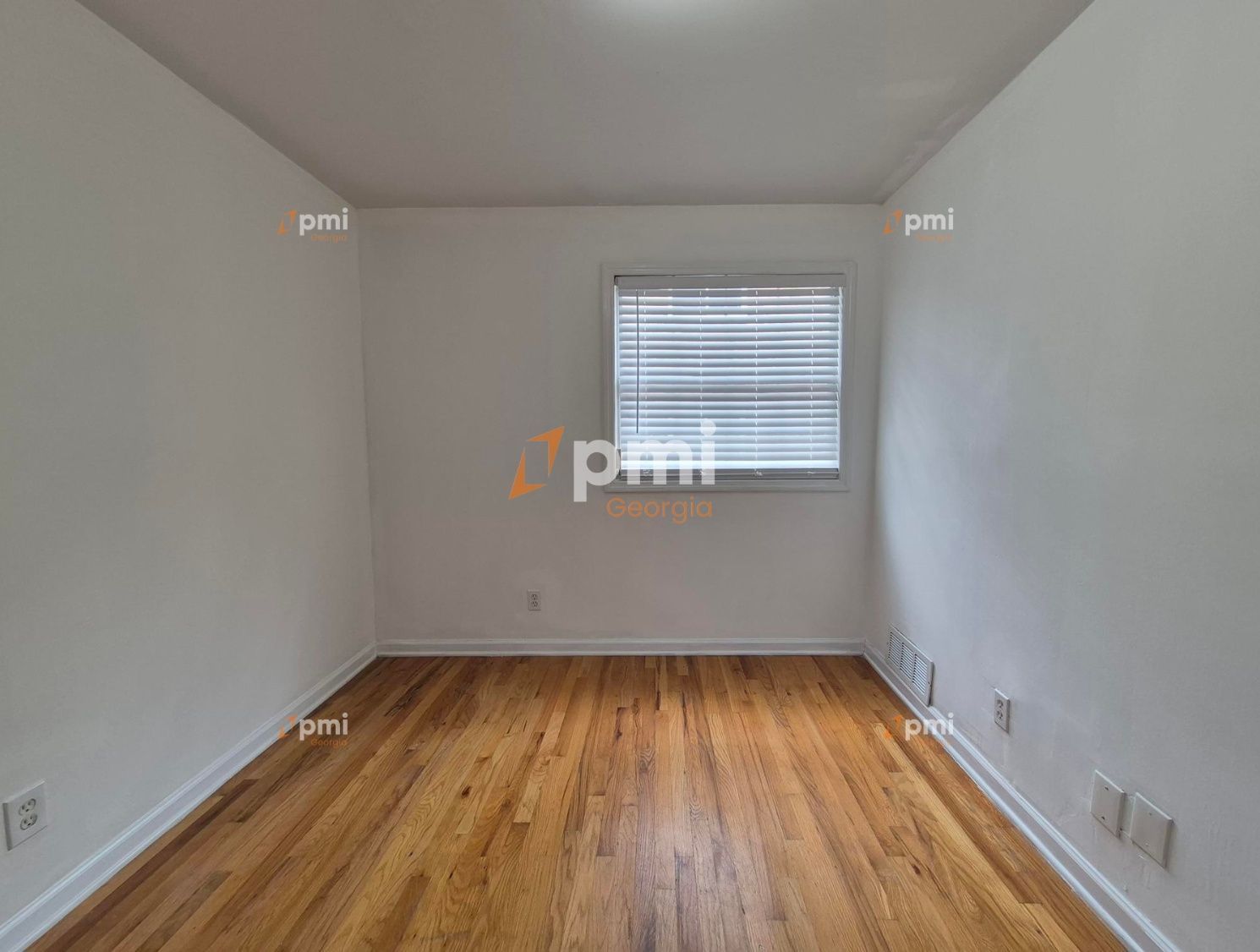 Move in Special! Gorgeous 2 Bedroom Townhome in Atlanta, Ga! property image