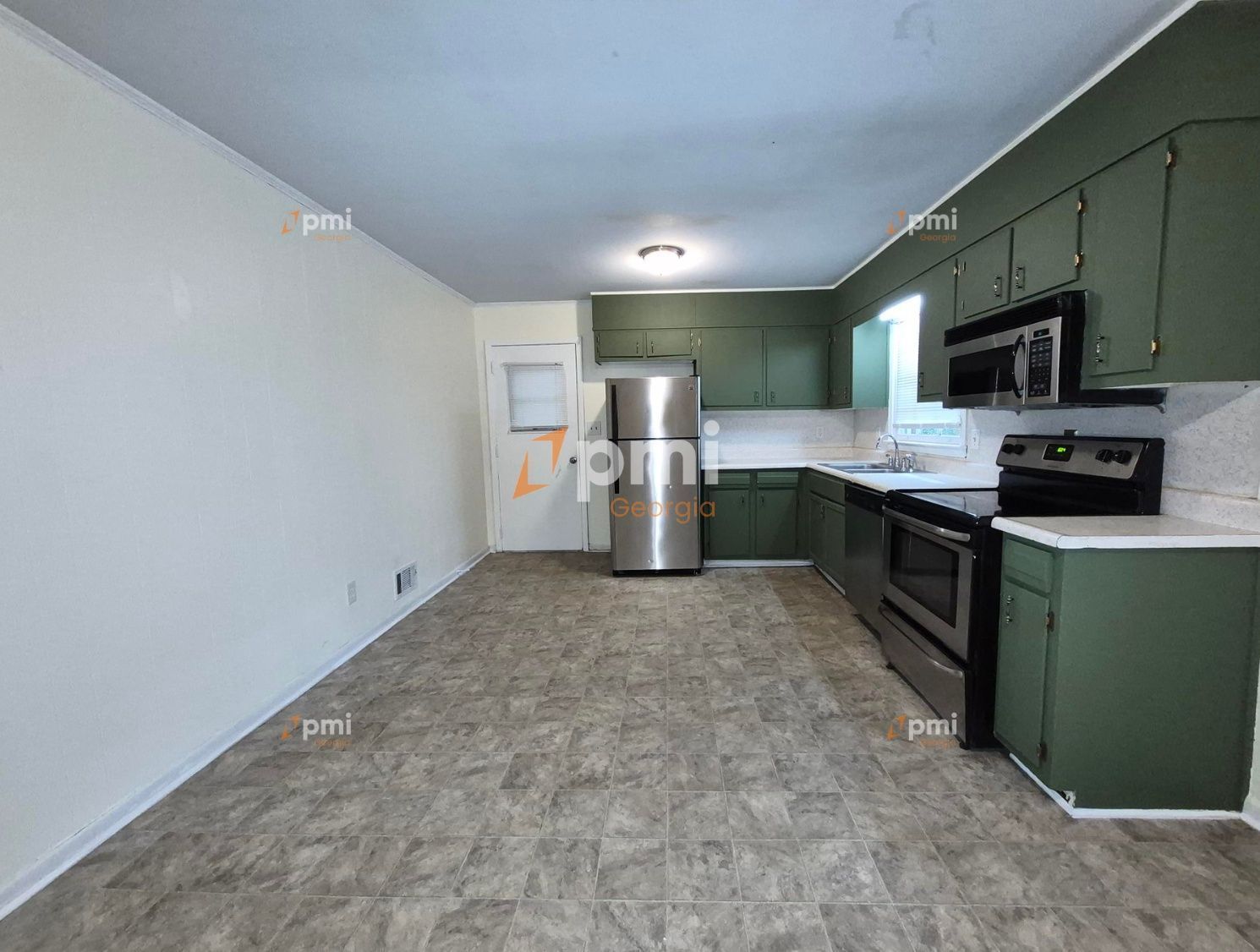Gorgeous 3 Bedroom Home in Fayetteville, Ga! property image