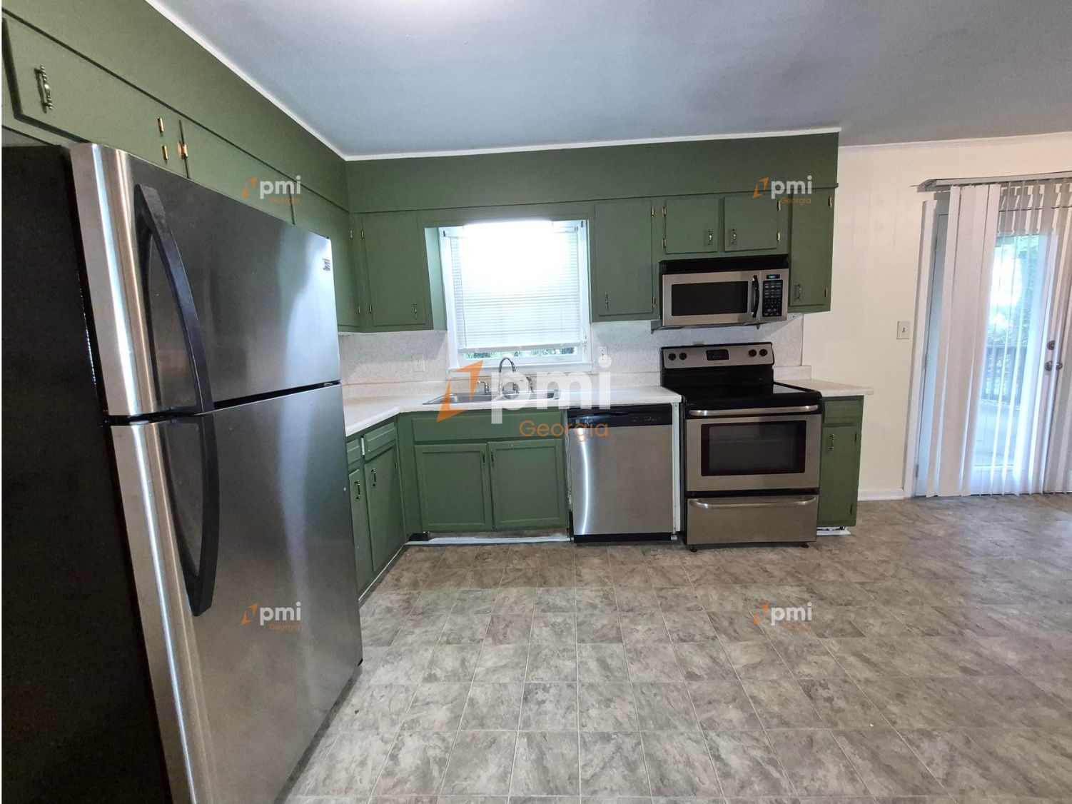 Gorgeous 3 Bedroom Home in Fayetteville, Ga! property image