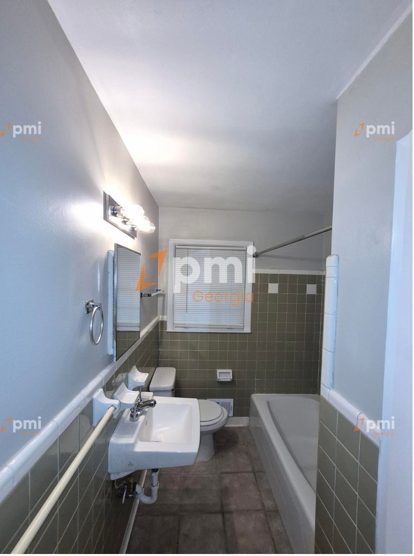 Gorgeous 3 Bedroom Home in Fayetteville, Ga! property image