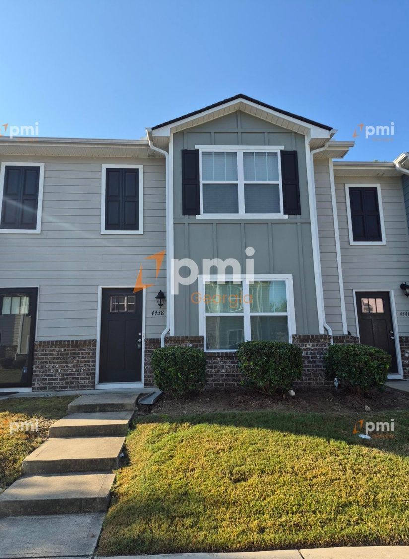 Charming Townhome in Union City with 3 Bedrooms! property image