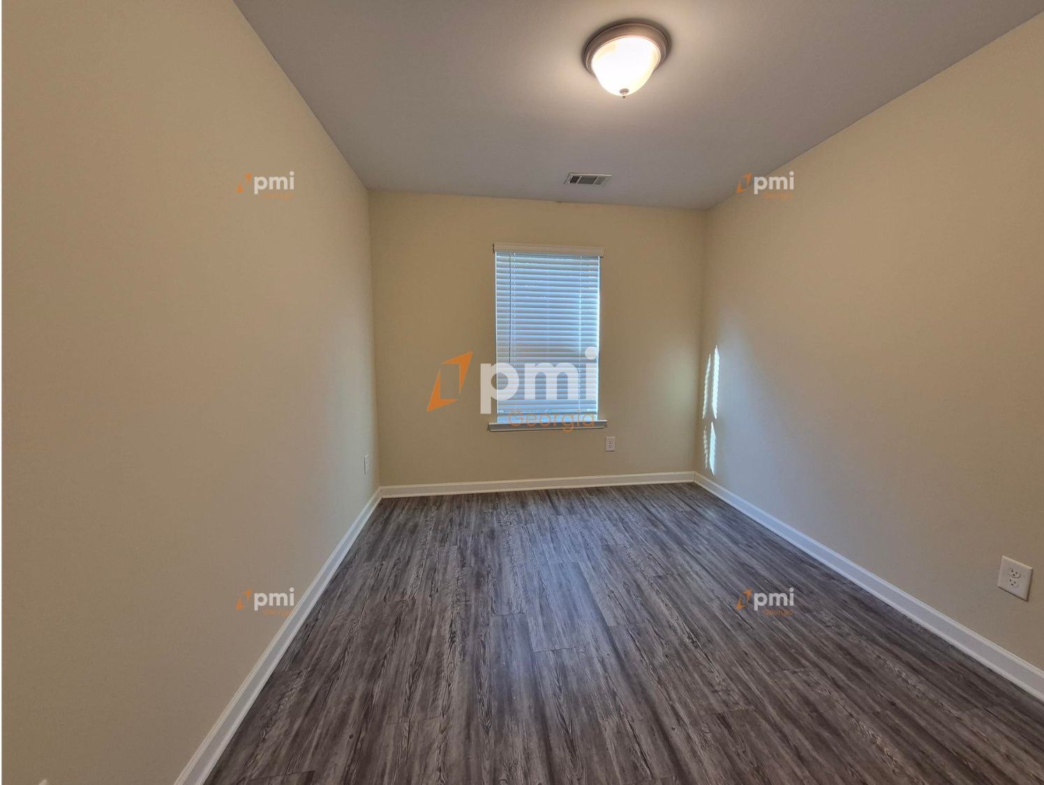 Charming Townhome in Union City with 3 Bedrooms! property image