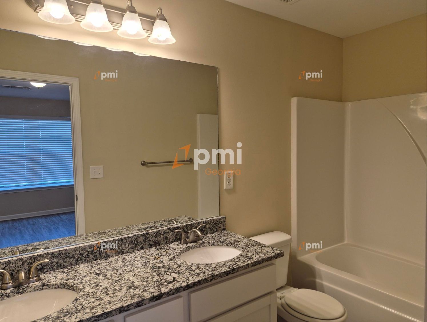Charming Townhome in Union City with 3 Bedrooms! property image