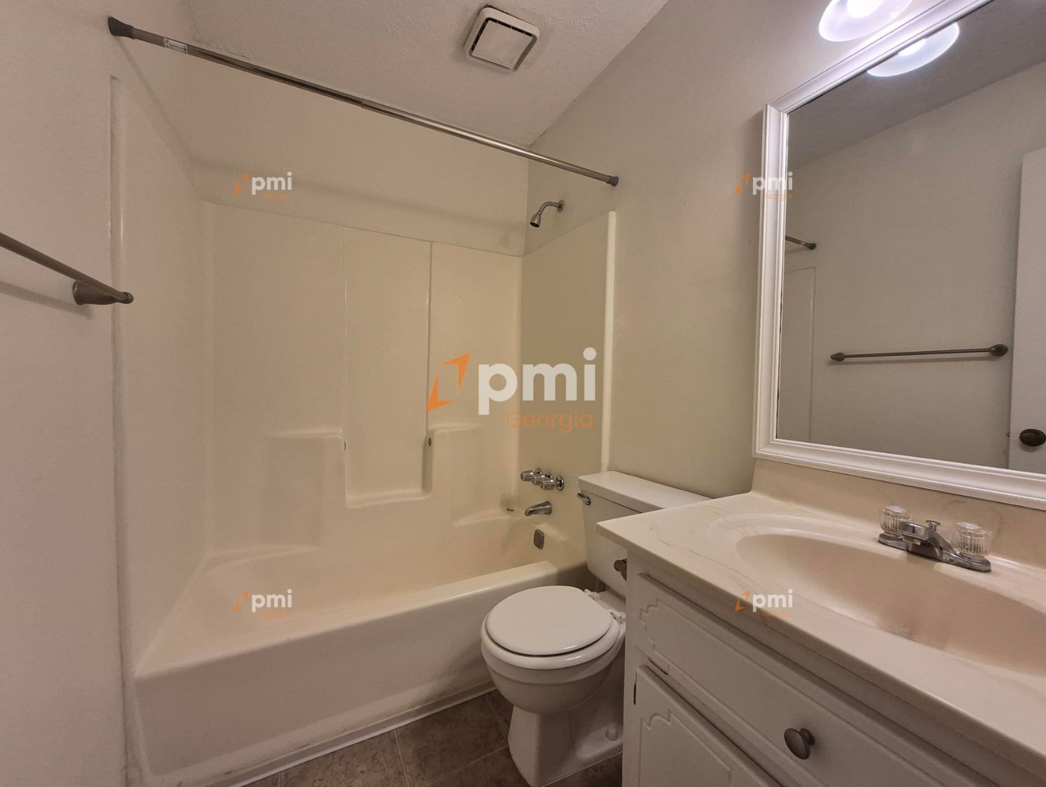 Stunning 2 Bedroom Duplex in Woodstock, Ga! property image