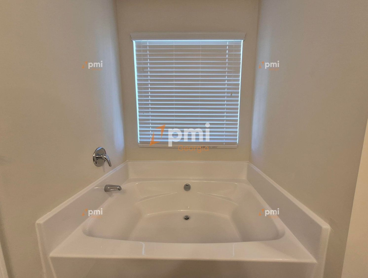 Gorgeous 4 Bedroom Home in McDonough, Ga! property image